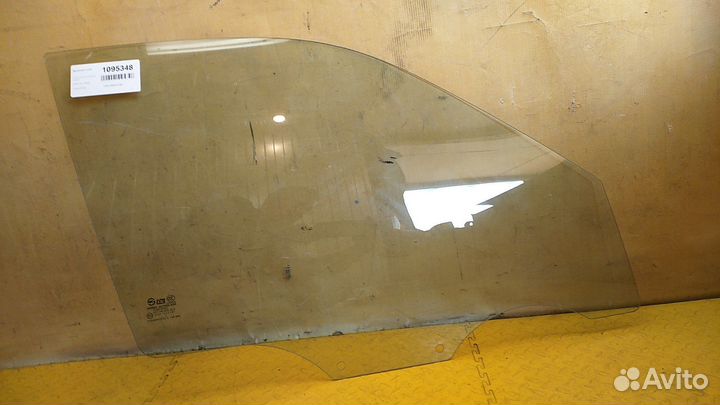 Стекло двери передней правой Accent II