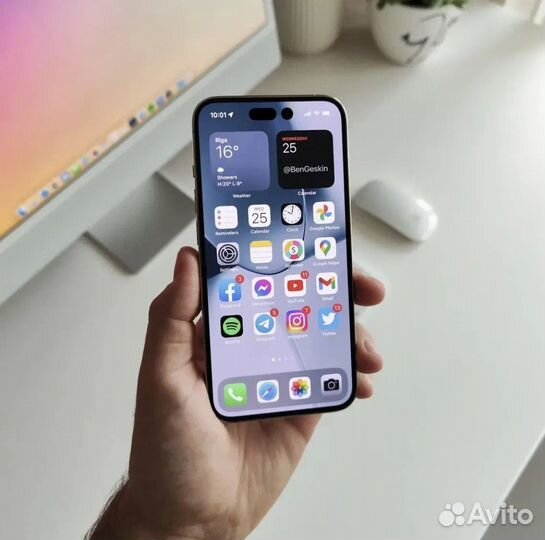 Продавец мобильных аксессуаров