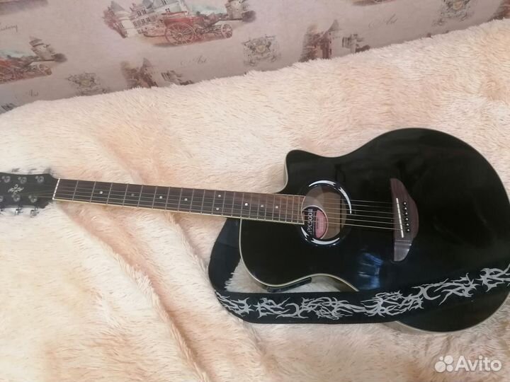 Акустическая гитара yamaha