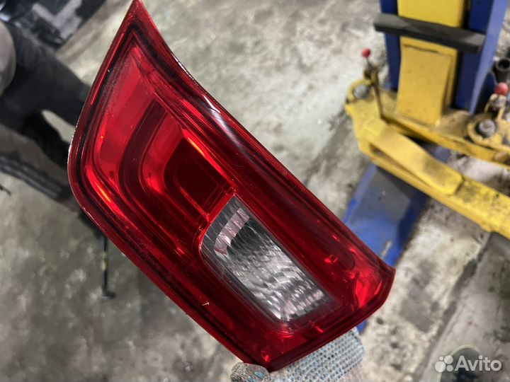 Фонарь задний Mitsubishi ASX в крышку багажника