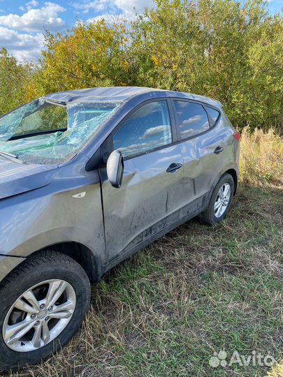 Hyundai ix35 2.0 AT, 2011, битый, 200 000 км