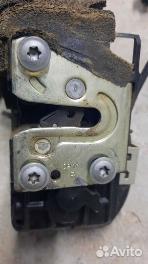 Передний правый замок Инфинити m37x Y51