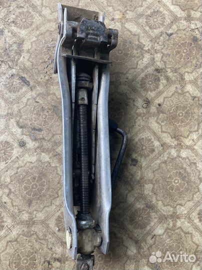 Audi оригинальный домкрат