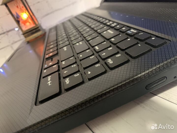 Игровой ноутбук DNS на SSD/i3/GeForce/2 Видео/6гб