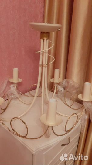 Люстра новая