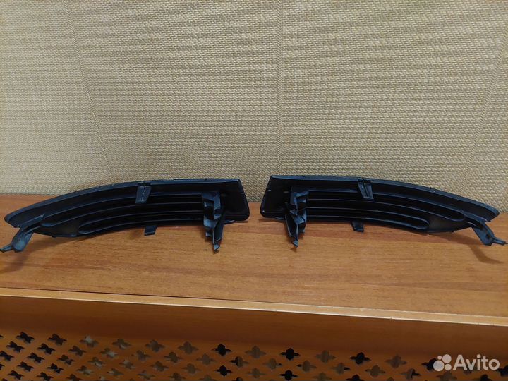 Заглушка бампера toyota corolla 120