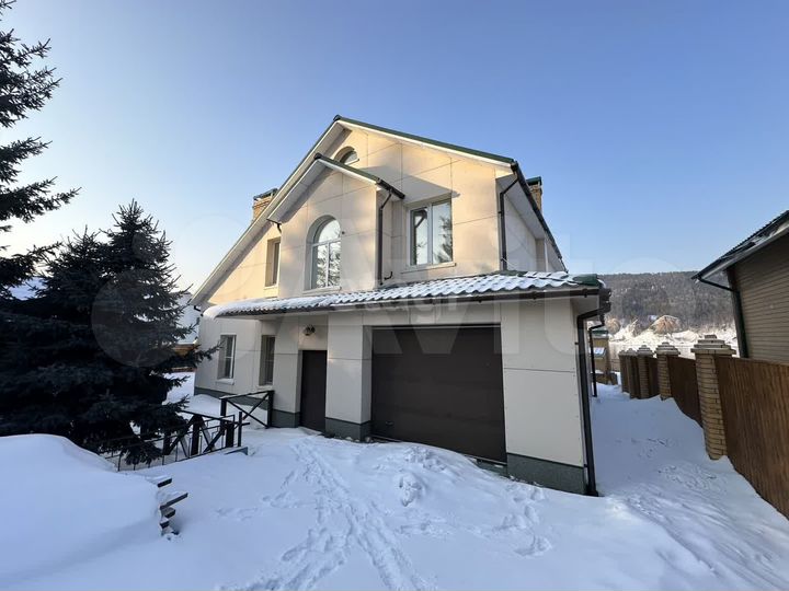 Дом 212 м² на участке 7,4 сот.