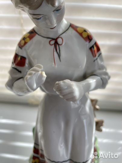 Статуэтка гадание на ромашке