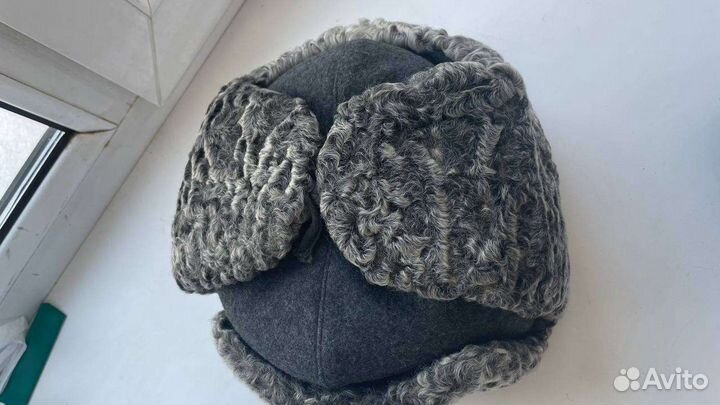 Каракулевая шапка