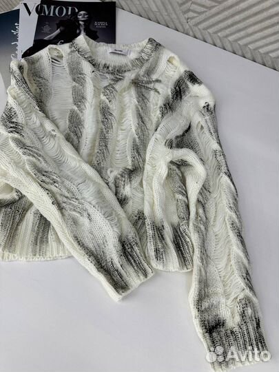 Свитер Стильный