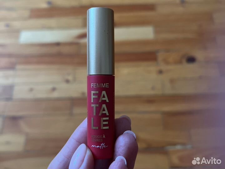 Помада Vivienne Sabo Fatale