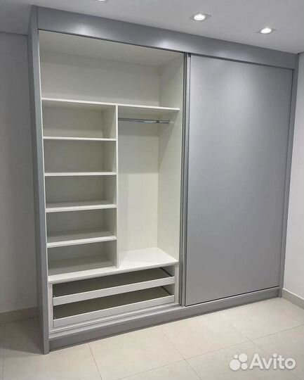 Современный шкаф купе