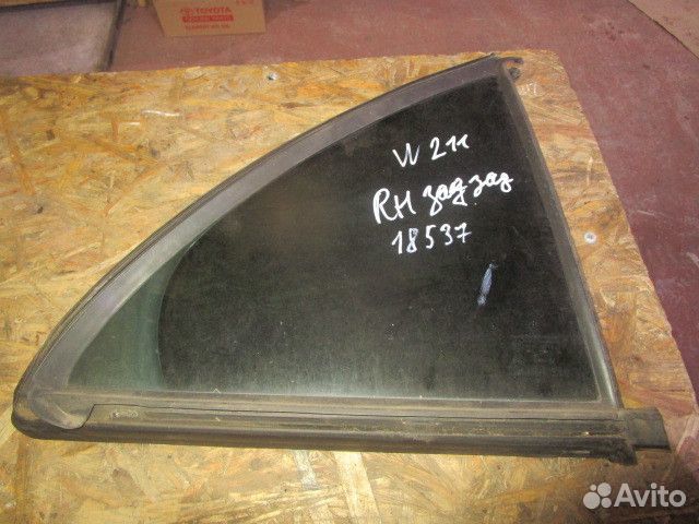 Стекло двери задней правой форточка Mercedes Benz