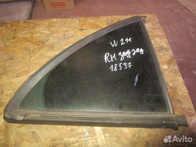 Стекло двери задней правой форточка Mercedes Benz