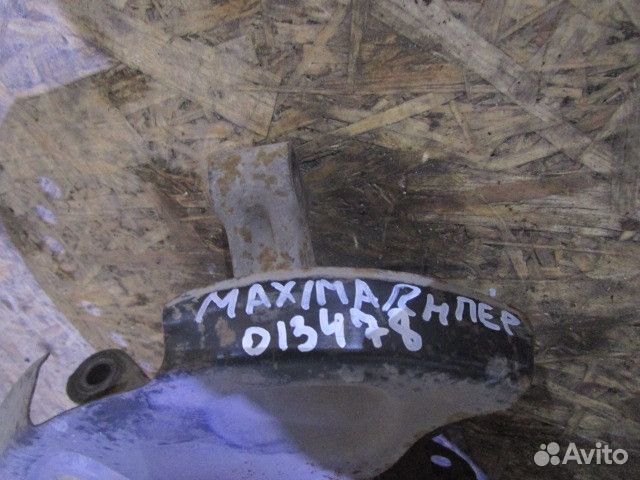 Кулак поворотный передний правый Nissan Maxima (J3