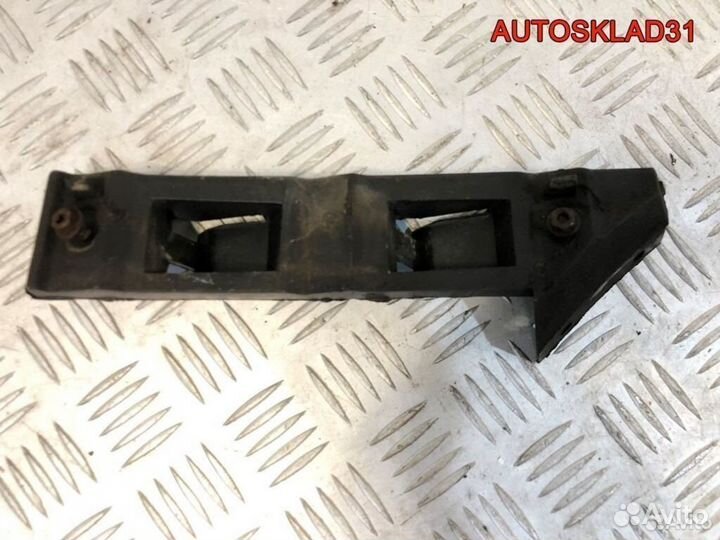 Направляющая переднего бампера правая Seat Leon 1M