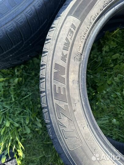 Kumho I'Zen KW31 215/55 R17 98R