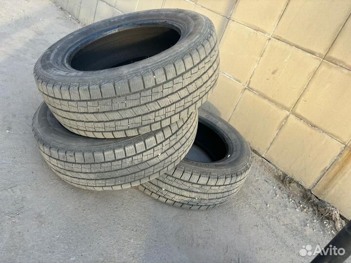 Goform W705 205/60 R16 92VR