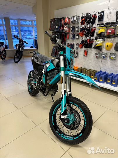 Avantis A6 lux motard