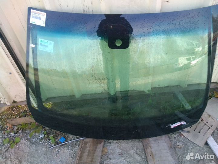 Лобовое стекло на Renault duster/Sandero