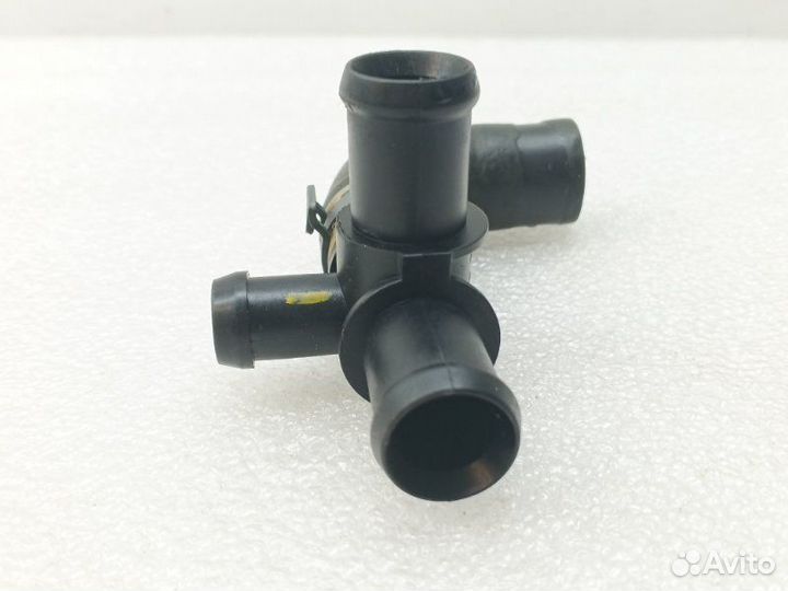 Тройник системы охлаждения Audi Q5 FY 2.0 DET 2019