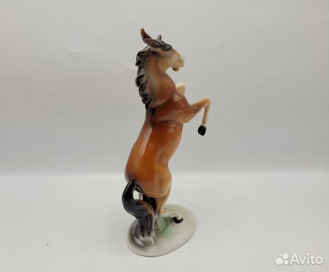 Статуэтка Конь на дыбах фарфор Grafenthal Германия
