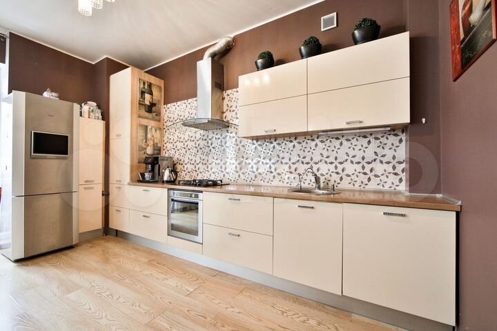 2-к. квартира, 68,4 м², 4/10 эт.