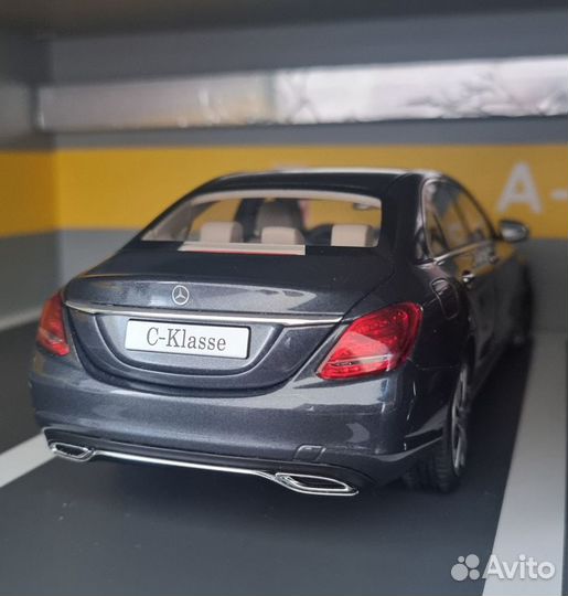 Mercedes C-класс W205 Norev 1/18 седан