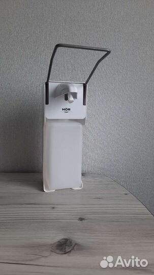 Локтевой дозатор