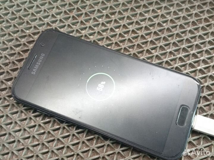 Samsung Galaxy A3 (2017) SM-A320F/DS, 2/16 ГБ