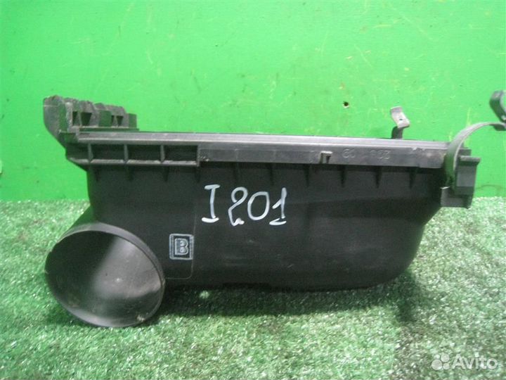 Корпус воздушного фильтра Toyota Verso R2 2009