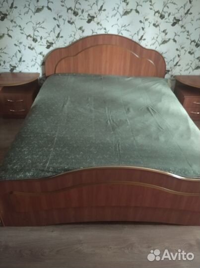 Спальный гарнитур бу