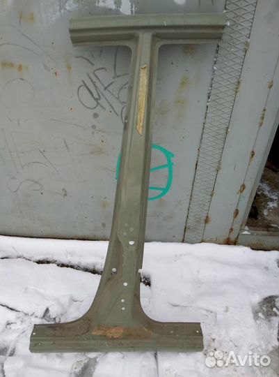 Стойка кузова центральная левая Suzuki Escudo