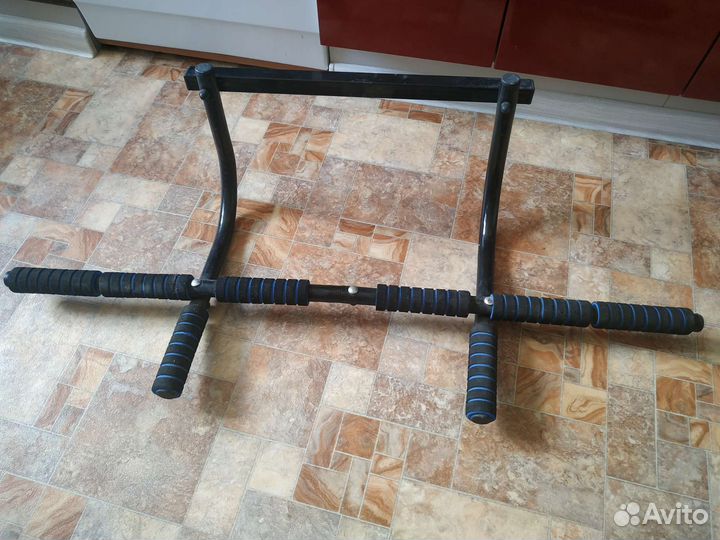 Турник настенный бу