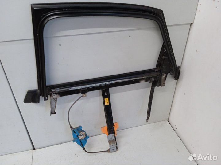 Стеклоподъемник задний правый Audi A4 B6 1.8 2004