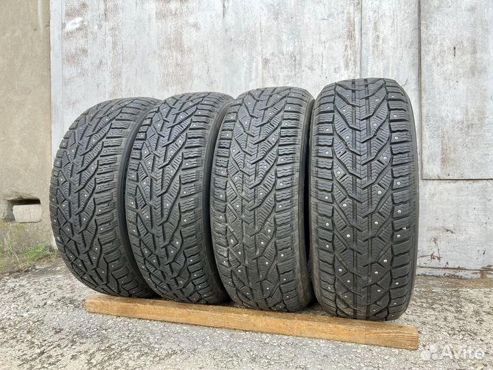 Tigar Ice 215/55 R16