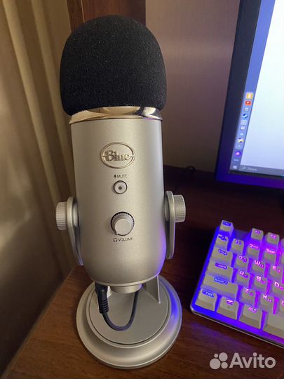 Микрофон blue yeti