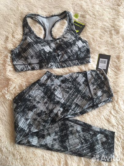 Костюм для спорта женский