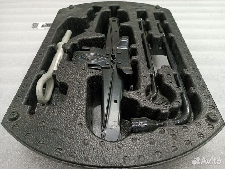 Набор инструментов штатный Jeep Grand Cherokee