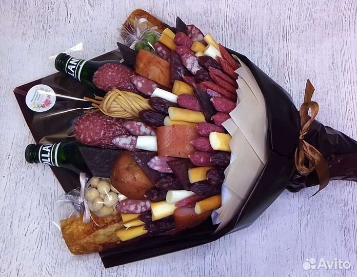 Подарок мужчине. Мясной букет, колбасный букет