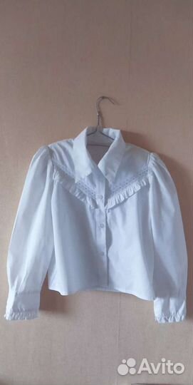 Блузка нарядная, белая