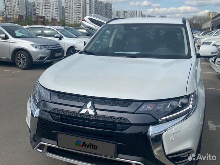Mitsubishi Outlander 2.4 CVT, 2022