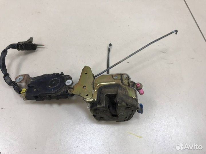 Замок двери передней правой Subaru Legacy