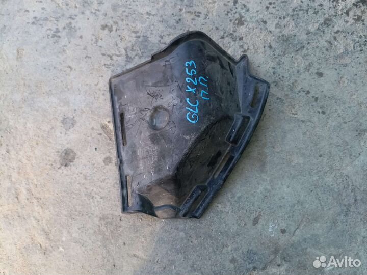 Дефлектор правый пер. бампера glc x253 mercedes