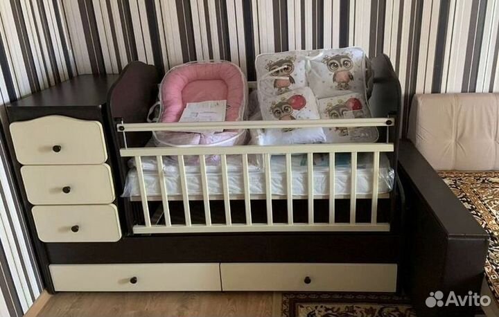 Детская кроватка