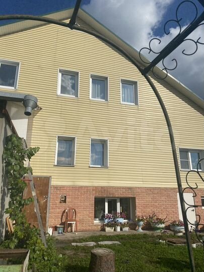 Дом 200 м² на участке 6 сот.