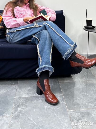 Джинсы женские