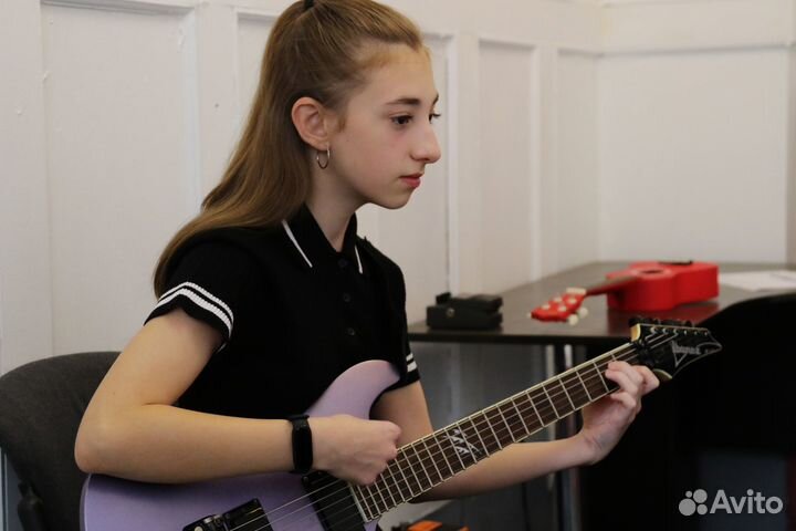 Уроки гитары, укулеле, эл-гитары, бас гитары летом