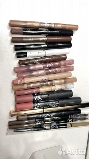 Косметика набором (карандаши)