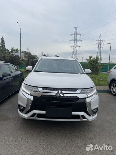 Mitsubishi Outlander 2.0 CVT, 2022, 280 км